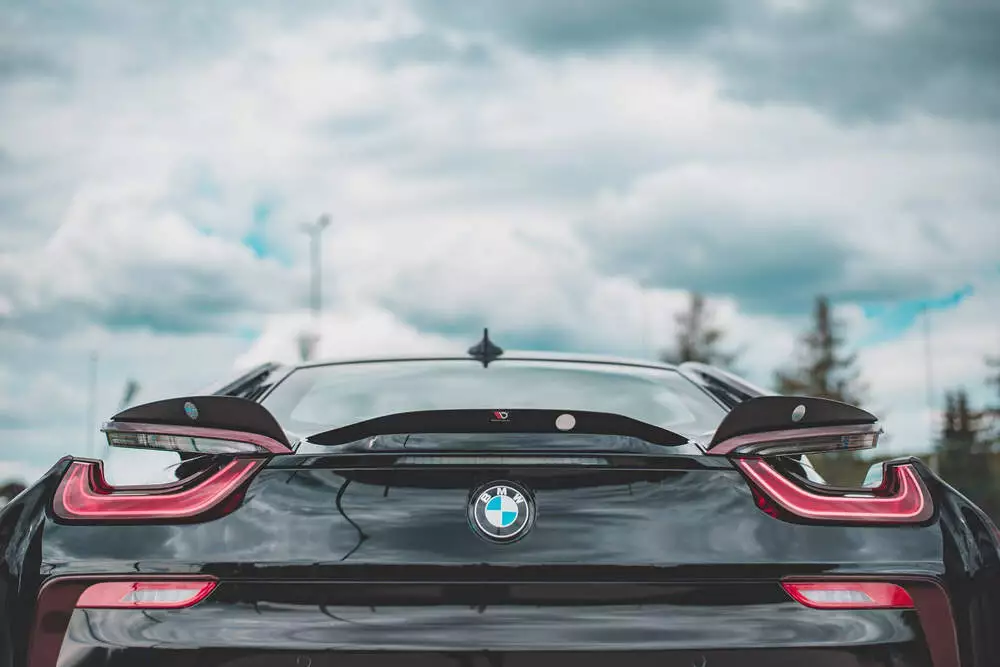 Central Cap Spoiler Bmw I8 - Image 3