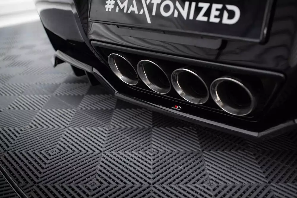 Central Rear Splitter (With Vertical Bars) Chevrolet Corvette C7 - Image 4