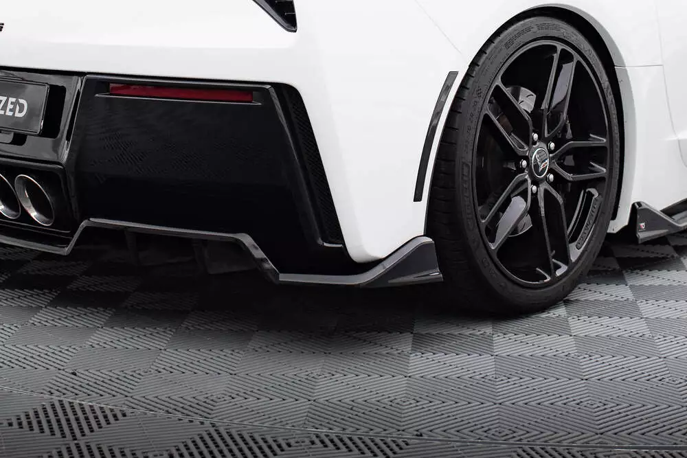 Central Rear Splitter (With Vertical Bars) Chevrolet Corvette C7 - Image 6