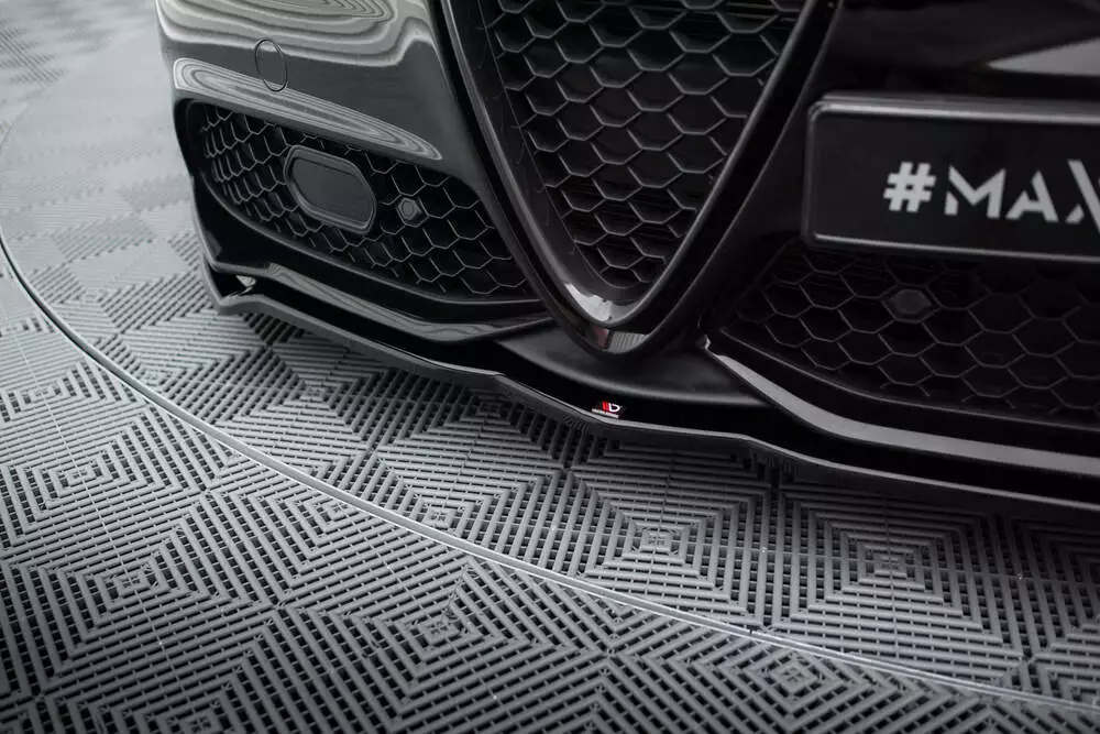 Front Splitter V.1 Alfa Romeo Giulia Veloce - Image 3