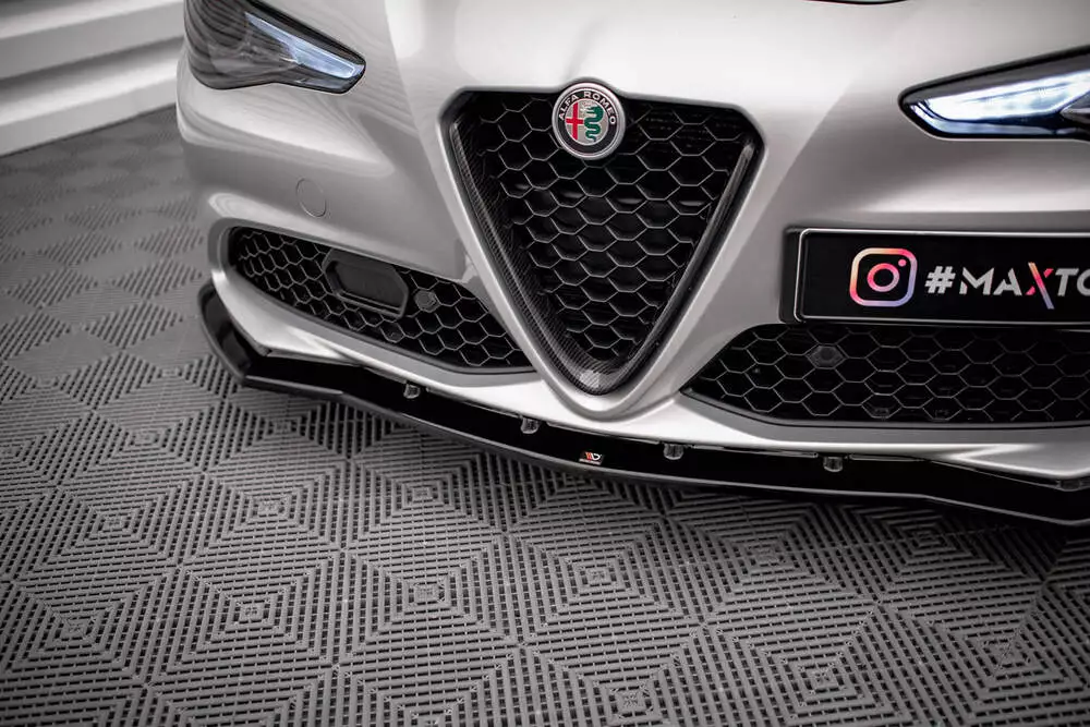 Front Splitter V.1 Alfa Romeo Giulia Sport - Image 3