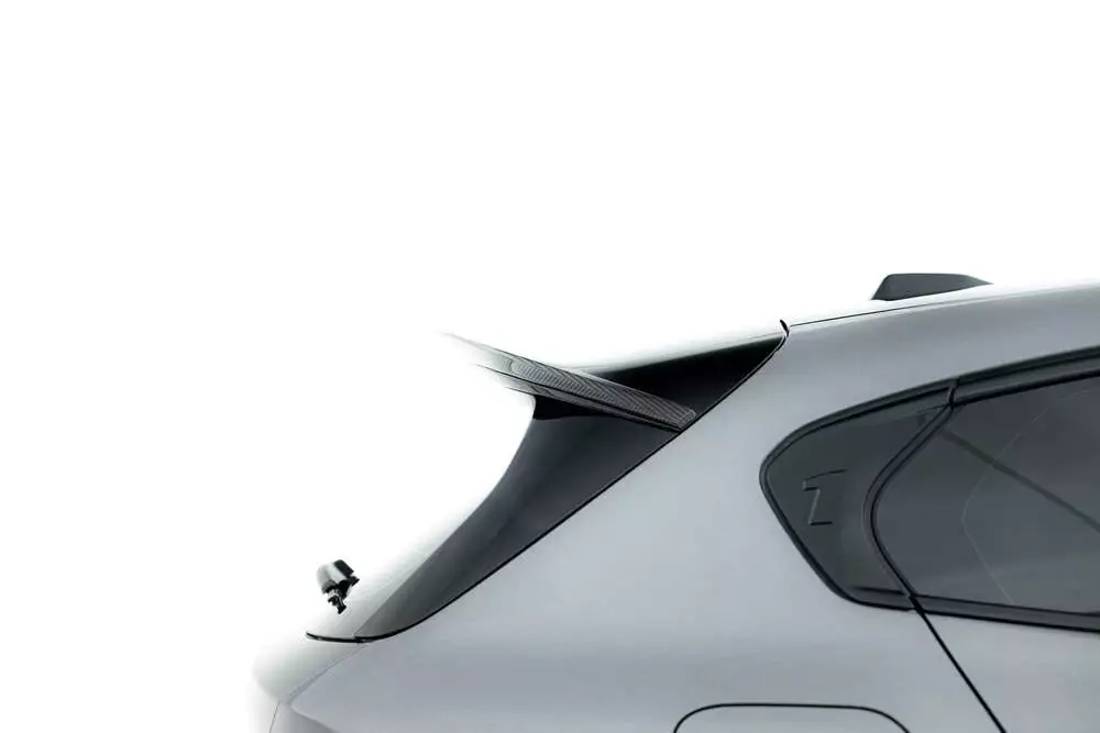 Prepreg Carbon Fiber Tailgate Spoiler Bmw M135i / M-pack F70 - Image 4