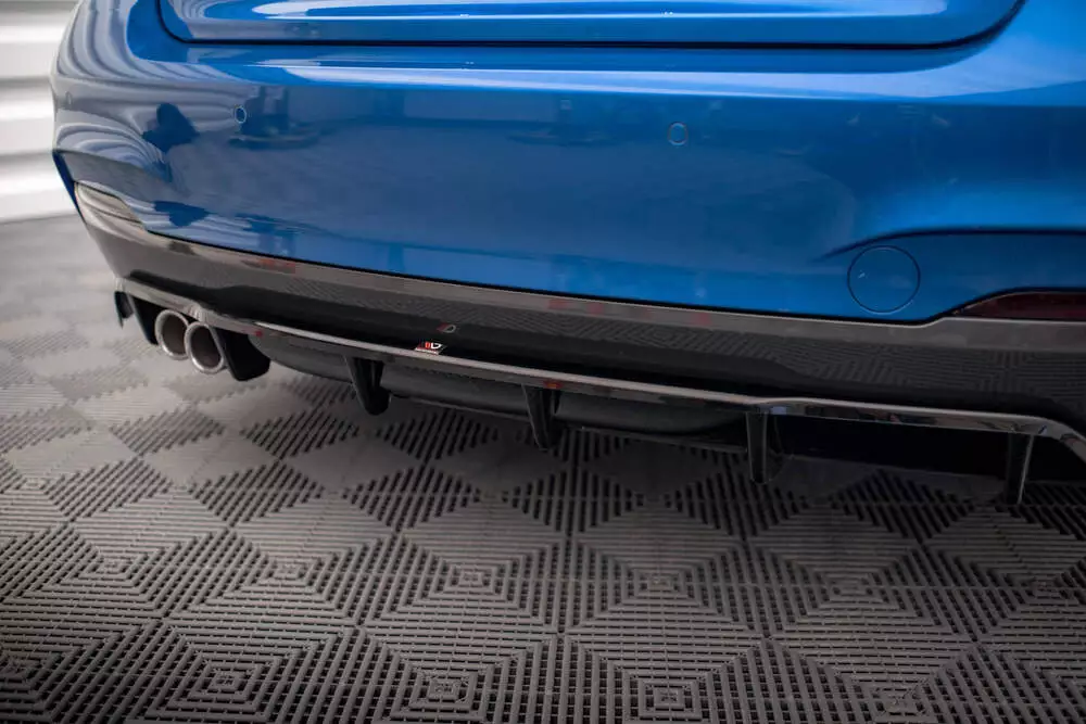 Rear Splitter (With Vertical Bars) Bmw 2 M-pack F22 - Image 3