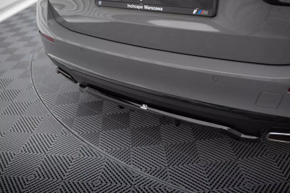 Rear Splitter (With Vertical Bars) Bmw 5 G30 / G31 Facelift - Image 3