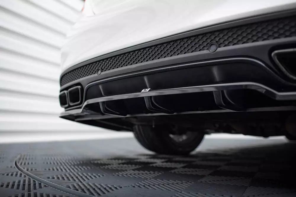 Rear Splitter (With Vertical Bars) Mercedes-amg C63 Sedan / Estate W205 / S205 - Image 3
