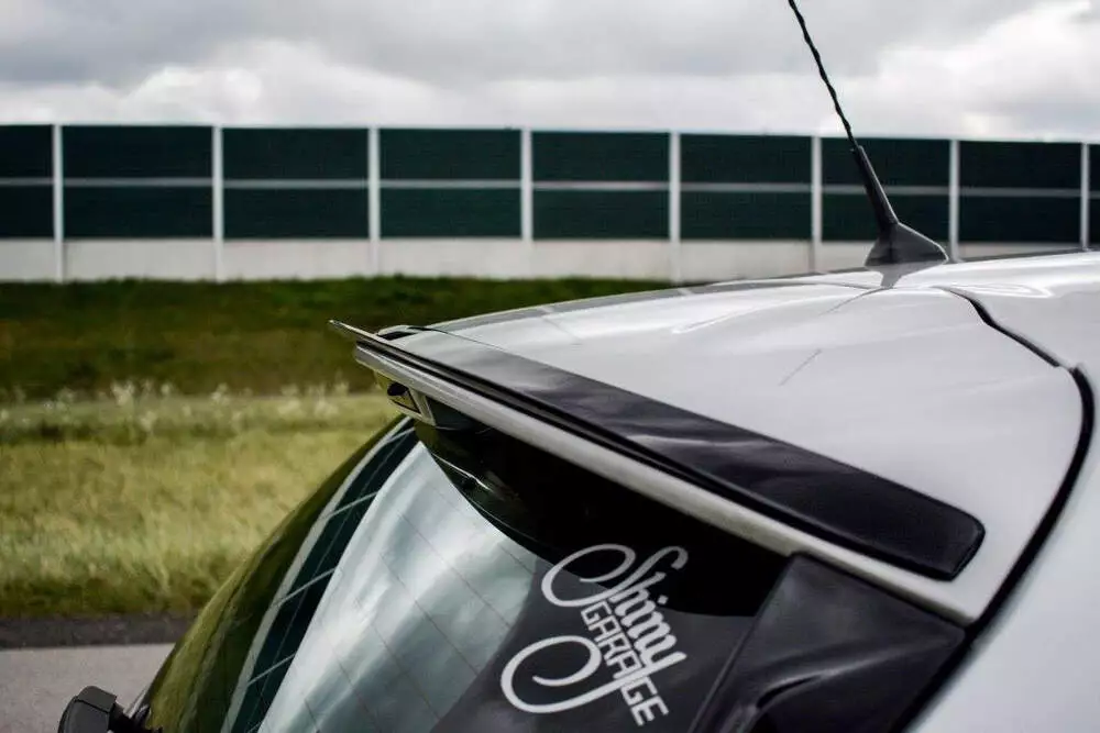 Spoiler Cap Renault Clio Mk4