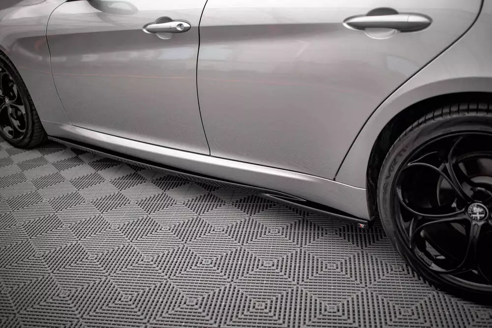 Side Skirts Diffusers Alfa Romeo Giulia Sport - Image 2