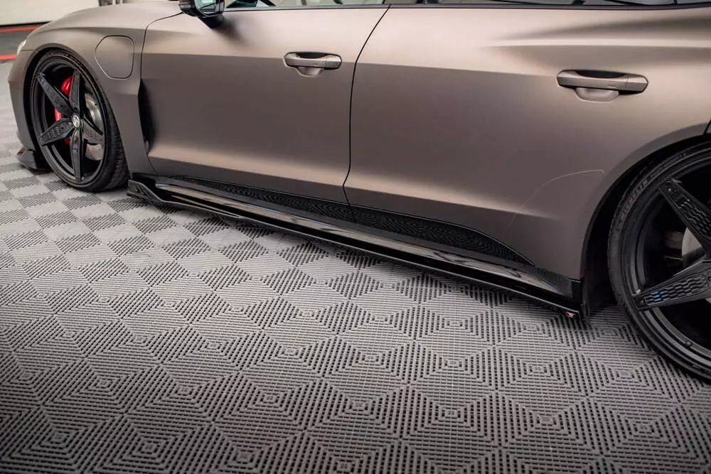 Side Skirts Diffusers V.2 Audi E-tron Gt / Rs Gt Mk1 - Image 3