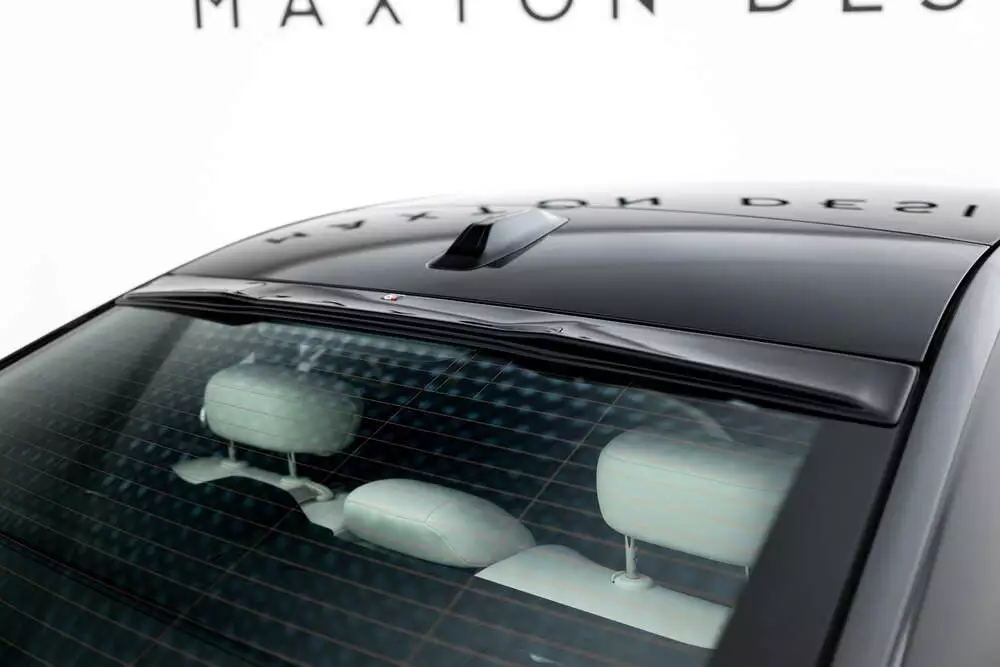 The Extension Of The Rear Window Bmw 7 G70 - Image 2
