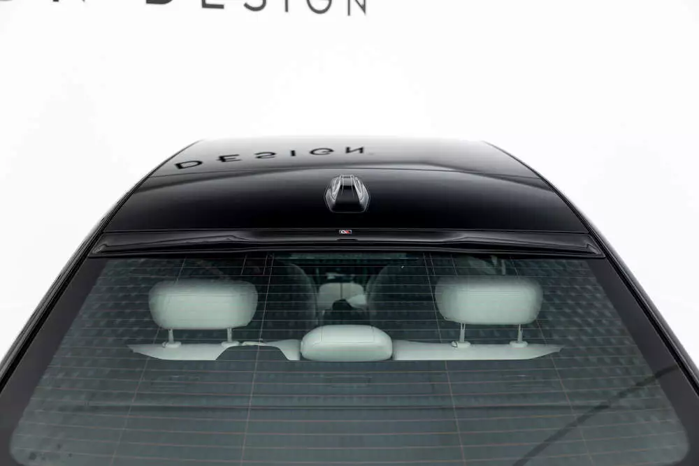 The Extension Of The Rear Window Bmw 7 G70 - Image 3