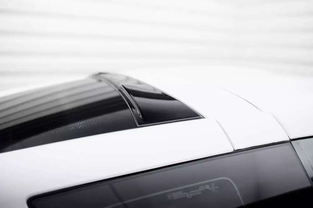 The Extension Of The Rear Window Chevrolet Corvette Stingray / Z06 C7 - Image 3