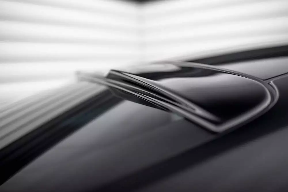 The Extension Of The Rear Window Porsche 911 992 Gt3 - Image 3