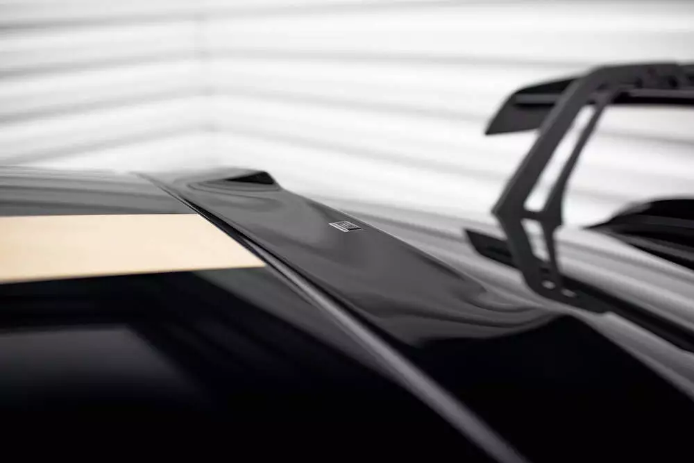 The Extension Of The Rear Window Porsche 911 992 Gt3 - Image 4